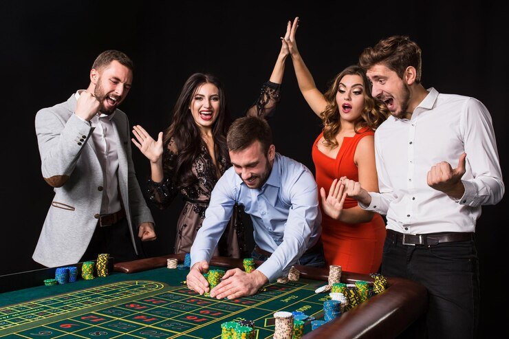 Antarmuka permainan Egypt's Book of Mystery di sbobetcash menampilkan gulungan slot dengan simbol Mesir kuno dan tabel pembayaran